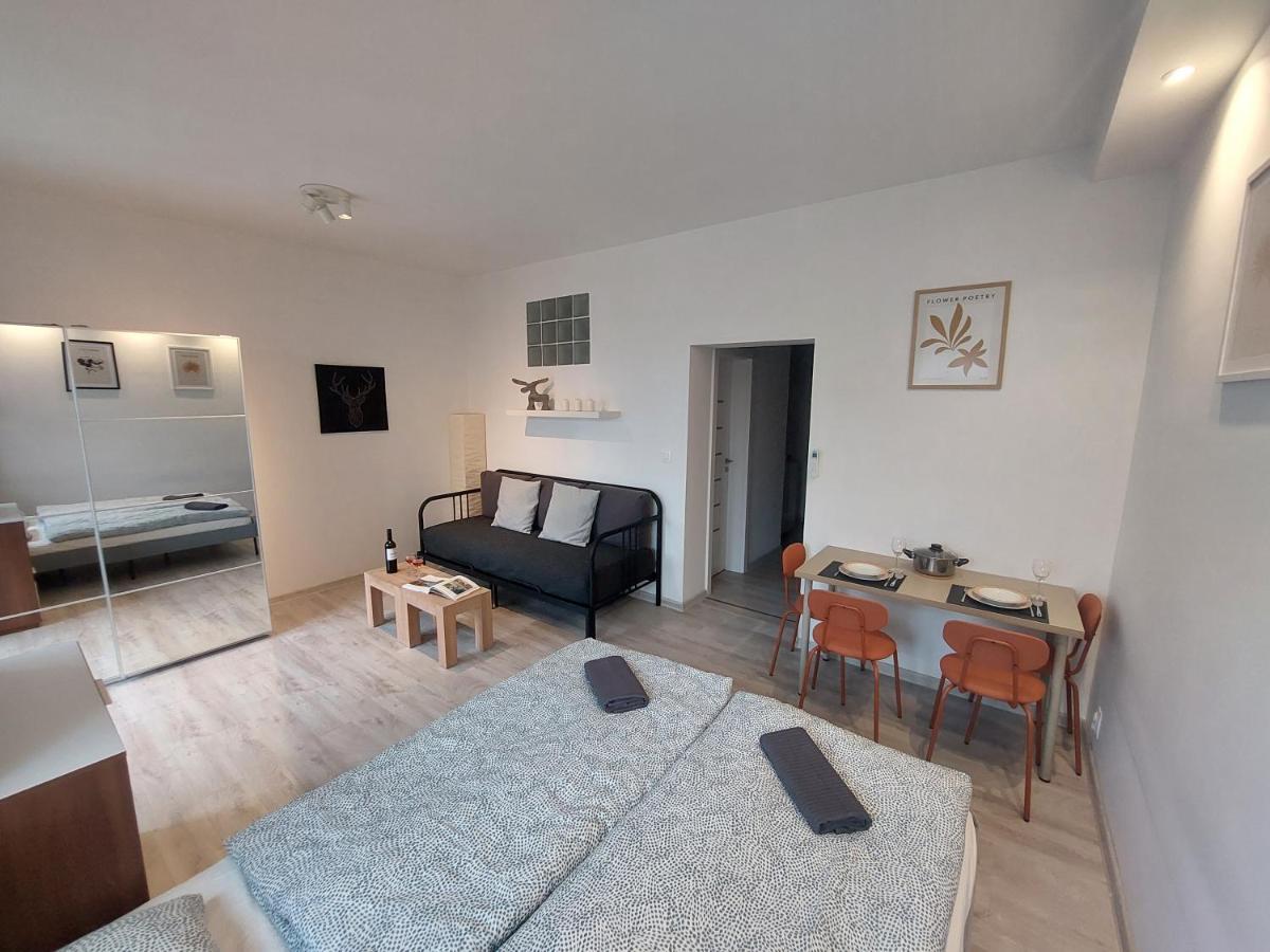 Apartmán Utulny Apartman S Balkonom Bratislava Exteriér fotografie