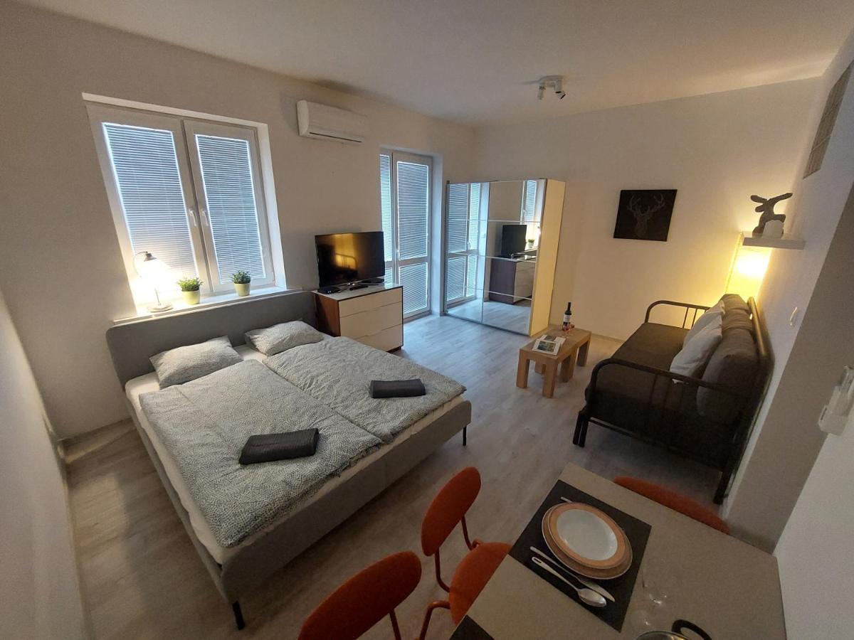 Apartmán Utulny Apartman S Balkonom Bratislava Exteriér fotografie